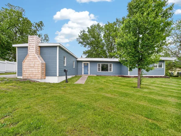 218 N 16th St, Chariton, IA 50049