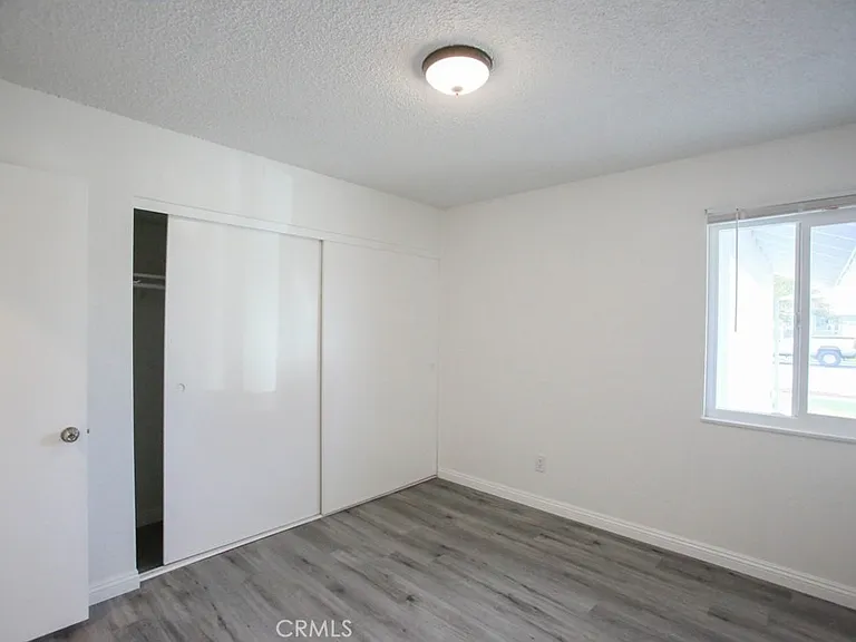 15952 Standish Ln — Photo 12