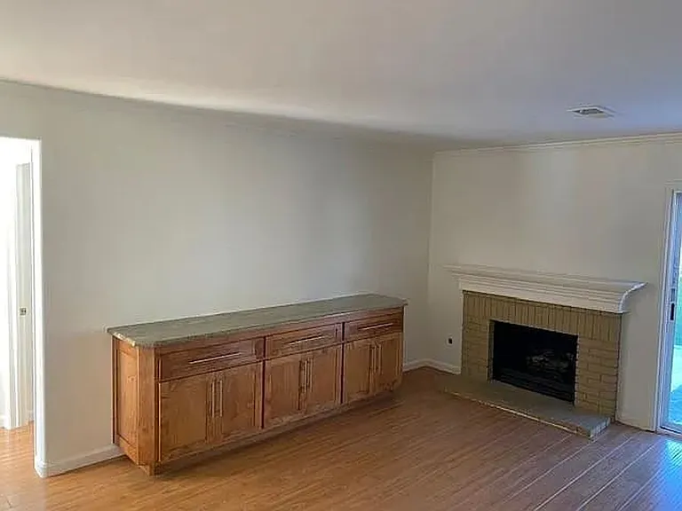 711 Oak Burl Ln — Photo 4