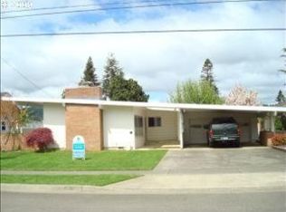 530 W 4th St, Coquille, OR