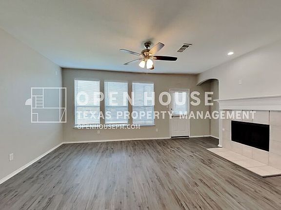 3rd image of 2617 Hilcroft Ave