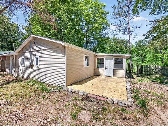 3rd image of 8538 W Haskell Lake Rd
