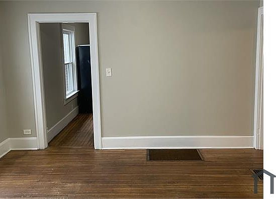 4th image of 4122 Larkwood Ave
