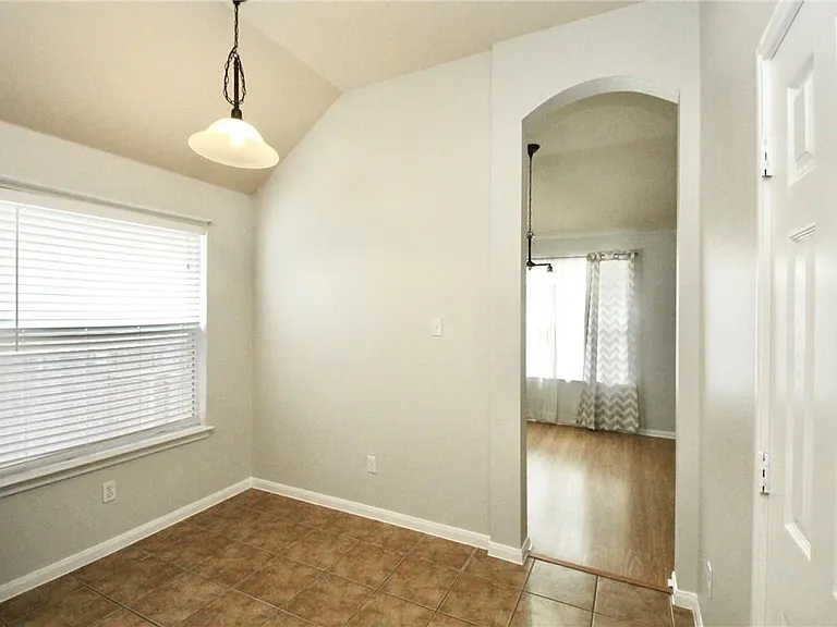 3728 Pine Needle Cir — Photo 4