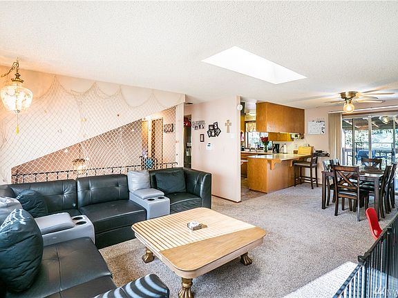 5th image of 20822 40th Ave E