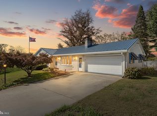 2179 Bon Aire Dr, York, PA 17408