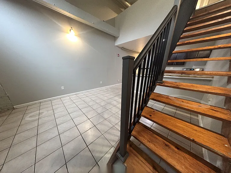 1302 W Cumberland Street — Photo 8