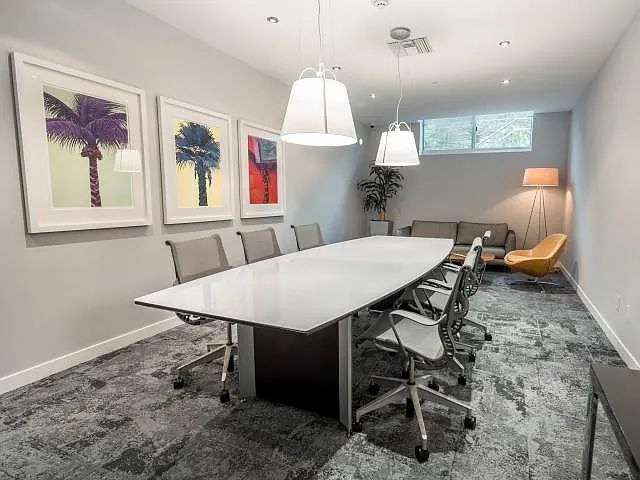 10599 Wilshire Blvd — Photo 12