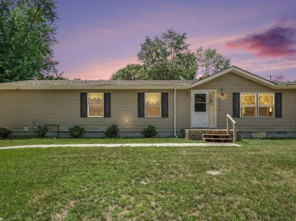 9642 Meadowbrook St, Clay, MI 48001