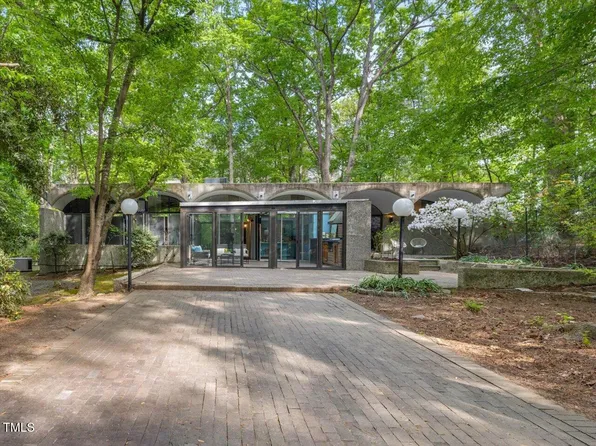 205 Wood Cir, Chapel Hill, NC 27514