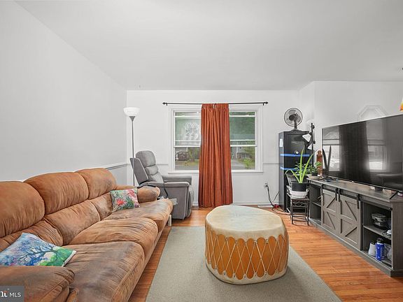 4th image of 50 Lovett Dr