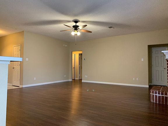 4th image of 1705 Prescott Dr