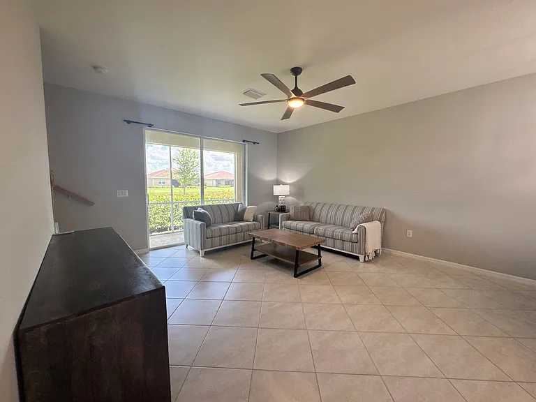 2800 Blossom Way — Photo 8