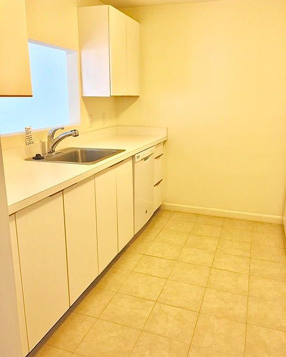 1st image of 8 Janine Dr #0
