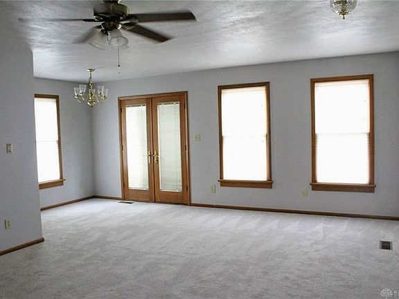 4th image of 1212 Larriwood Ave