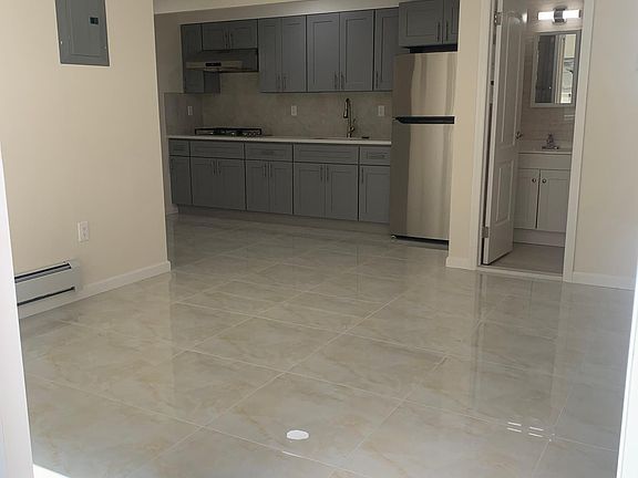 3rd image of 905 127th St Floor 1