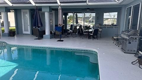 Spacious pool deck