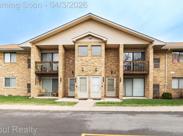 29562 Clarita St, Livonia, MI 48152