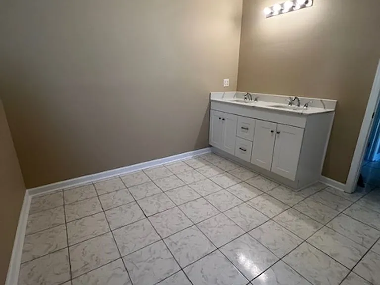 217 White Oak St — Photo 17