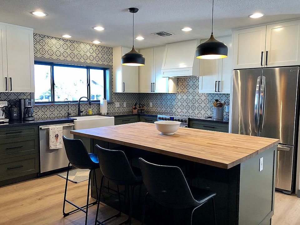 1st image of 819 E Mission Dr