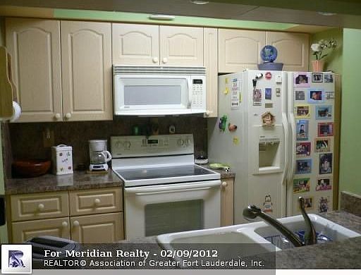 4th image of 15549 Miami Lakeway N APT 305