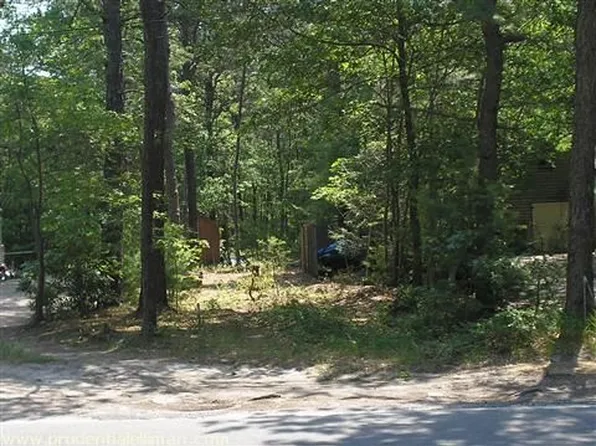 59 Swamp Rd, East Hampton, NY 11937