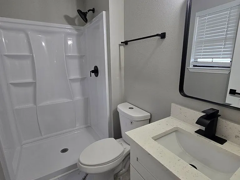 803 Monterey Dr — Photo 8