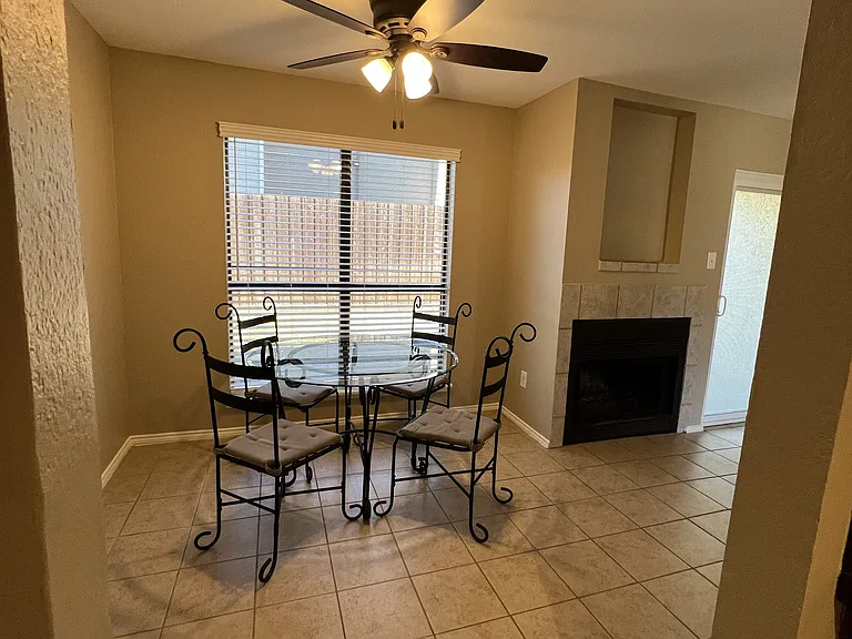 835 W Harwood Rd #C — Photo 7