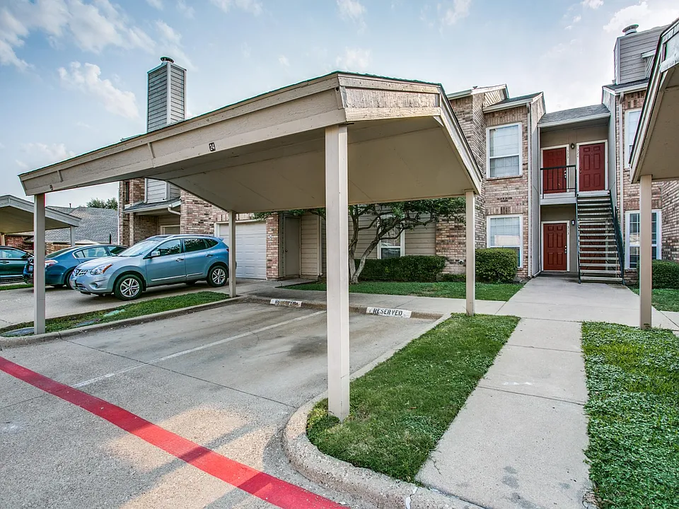 1700 Amelia Ct #313
