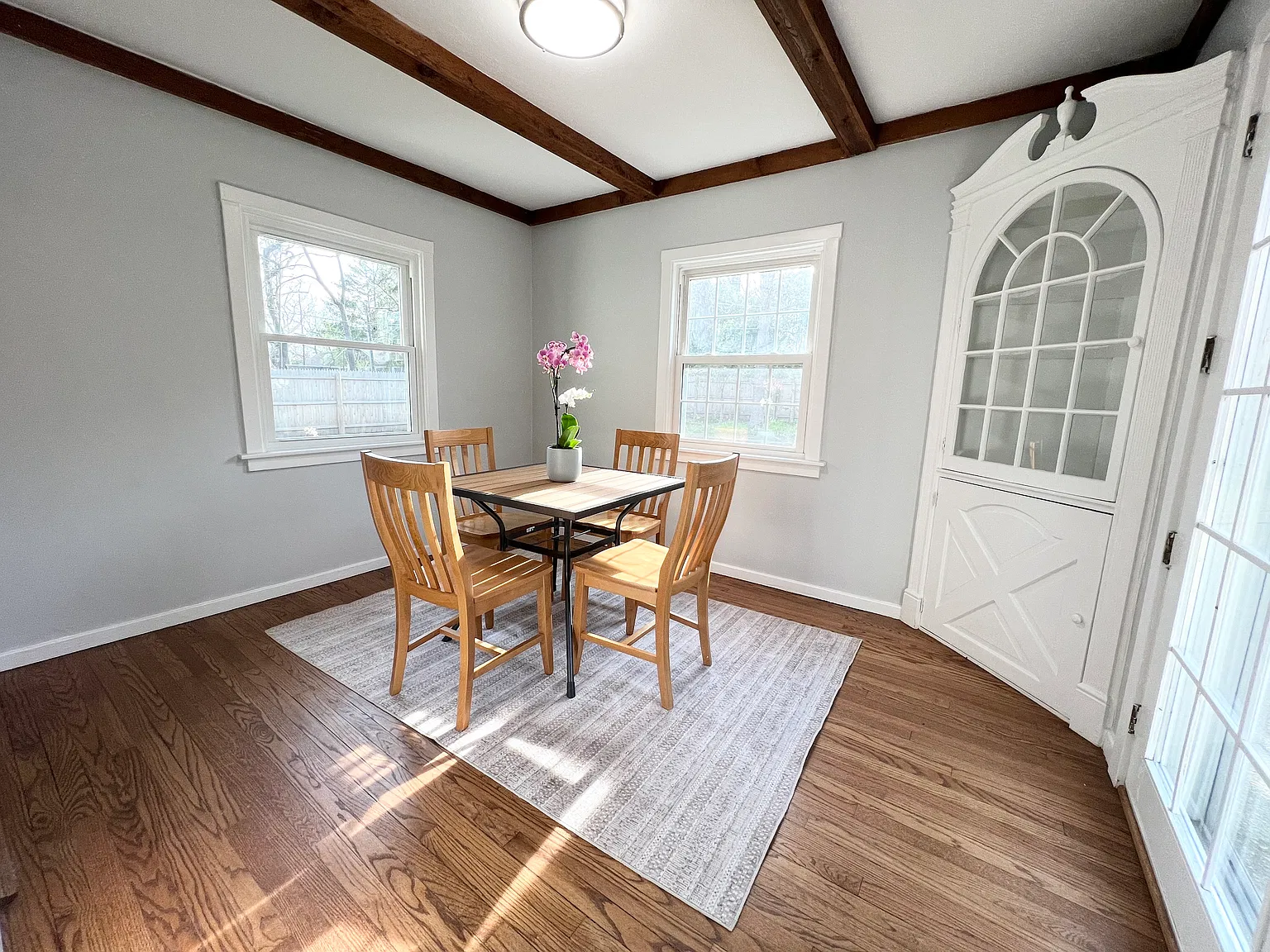 3064 Greenwood Ave — Photo 4