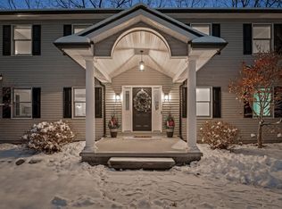 8301 Hyne Rd, Brighton, MI 48114