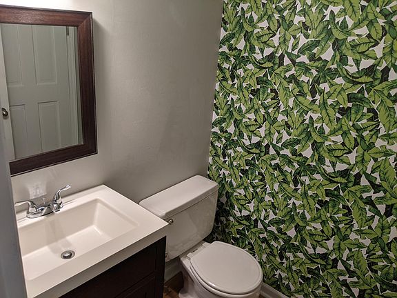 1st floor half bathroom