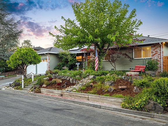 2nd image of 2324 Eastwood Drive