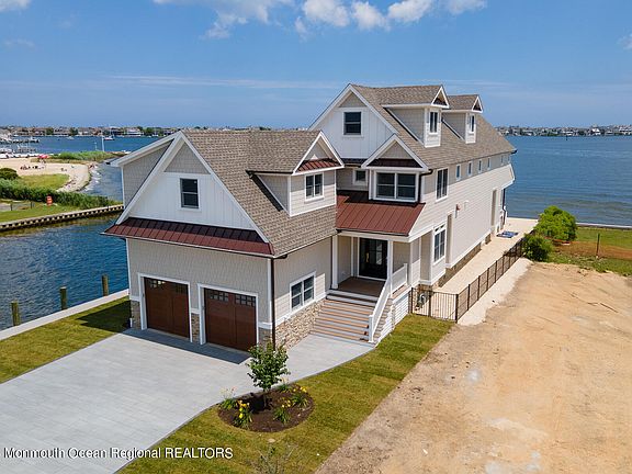 2nd image of 1700 Bay Isle Drive
