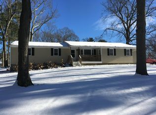 77 Edmond Dr, North Kingstown, RI 02852