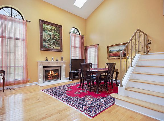 4th image of 106 Chatsworth Cir
