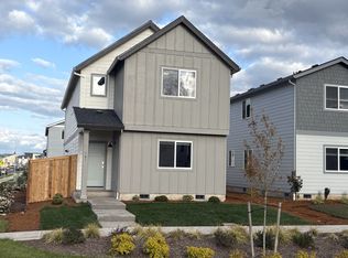 701 Pickering Ln, Woodburn, OR 97071