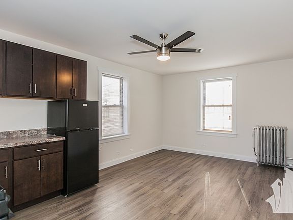 5th image of 3933 N Clarendon Ave APT 404