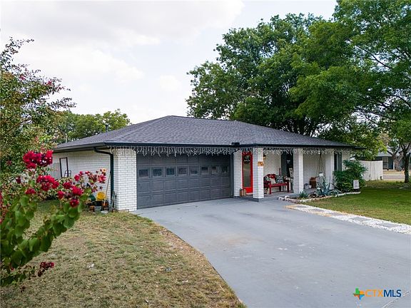 2nd image of 32 Snell Dr