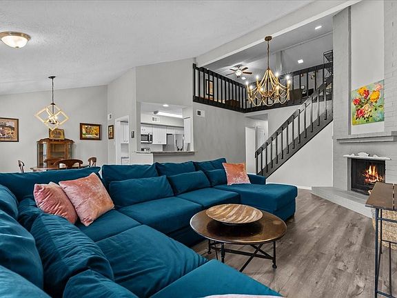 3rd image of 59 Hideaway Dr