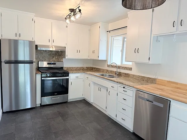 226 Getchell St — Photo 4