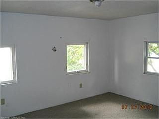 4th image of 423 Orchard St