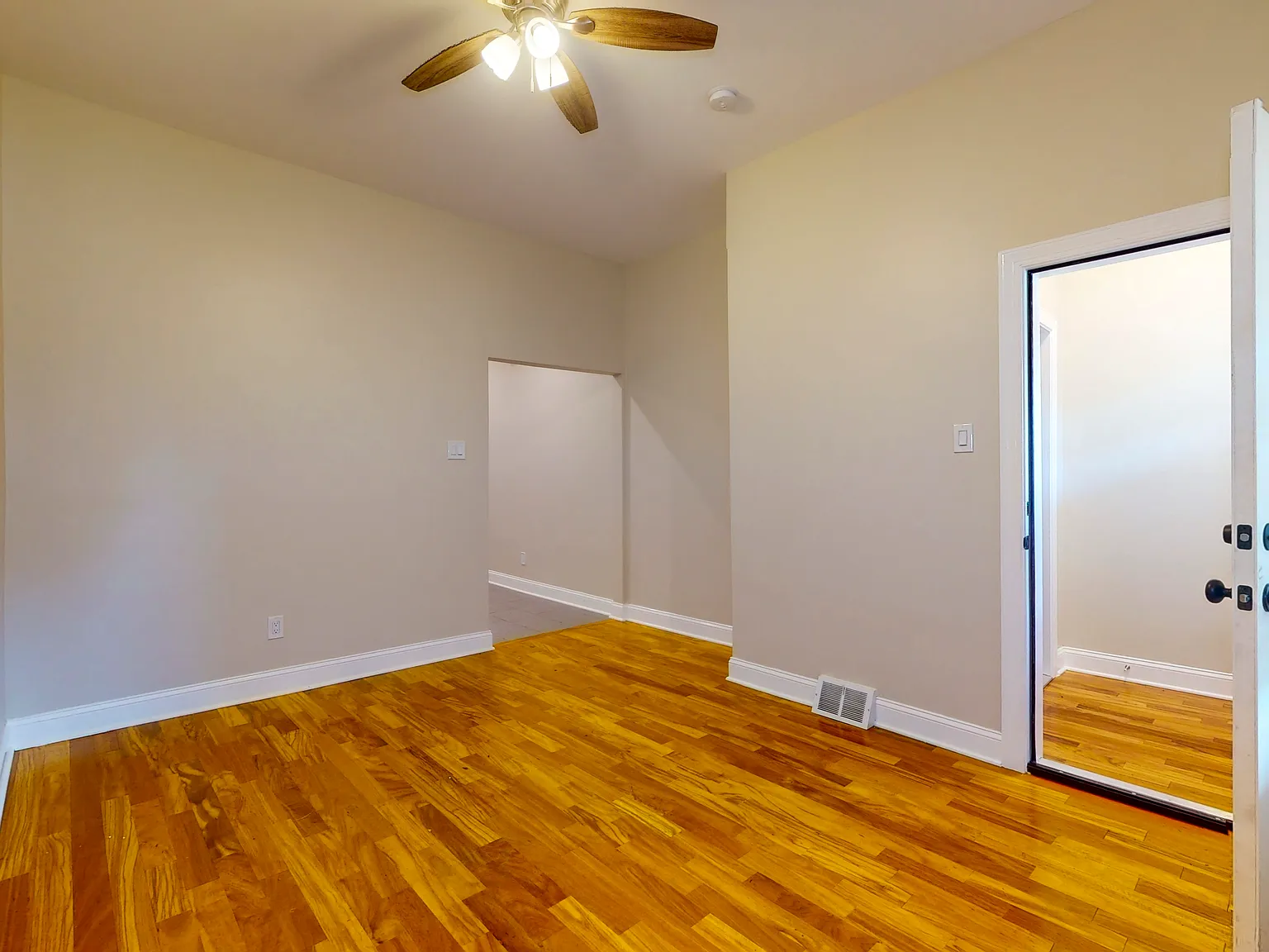 2 bed, 875 sqft, $1,650 — Photo 3
