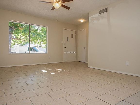 4th image of 909 Vaughn St