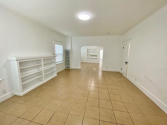 5th image of 2921 Van Buren Pl #2921