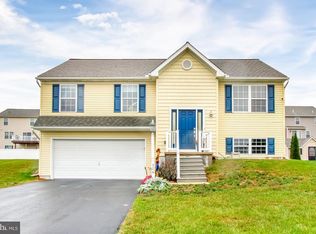 326 Riviera St, Mount Wolf, PA 17347