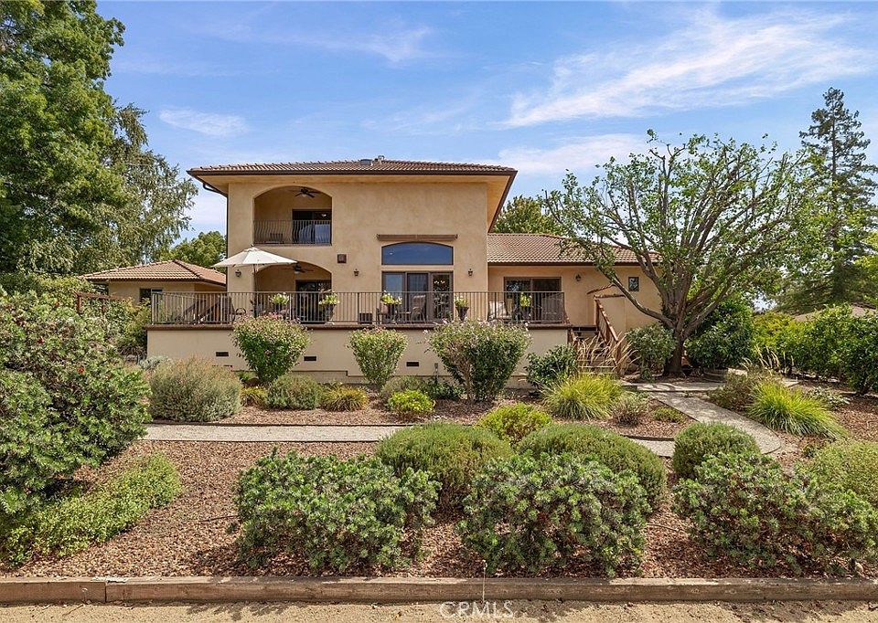 1st image of 1479 Oak Ridge Dr