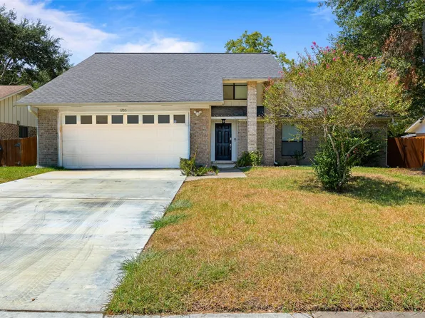 1205 Westwood St, Victoria, TX 77901