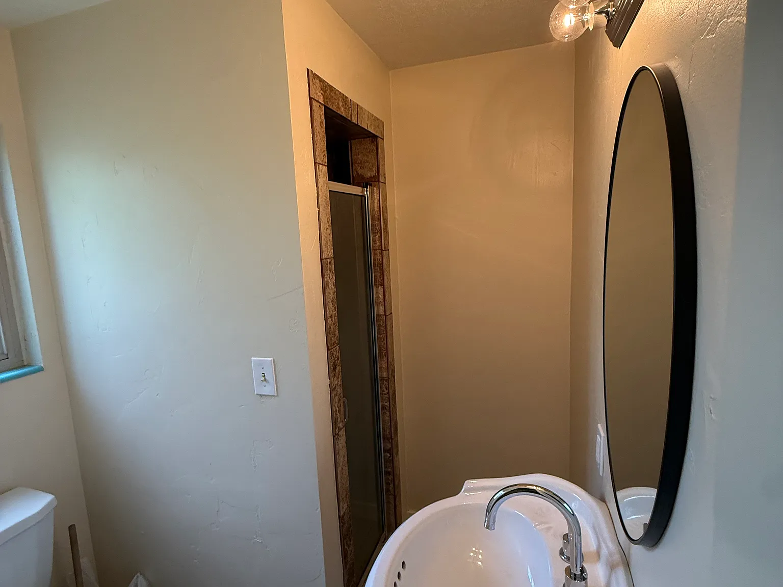 3 bed, 2500 sqft, $2,400 — Photo 4