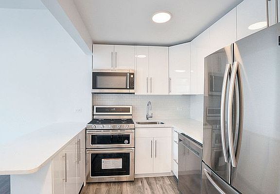 3rd image of 210 W 138th St APT 2